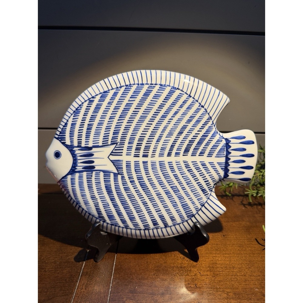 Vintage Blue & White Hand Painted Large Trivet  9.5" L 8" W. EUC. RARE HTF